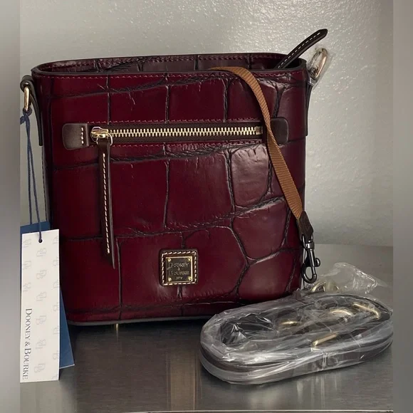 NWT…DOONEY AND BURKE CROC EMBOSSED LEATHER CROSSBODY HANDBAG IN BORDEAUX - Picture 4 of 14